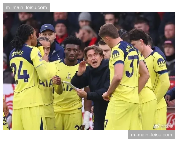 诺丁汉森林门将危机 第三门将失误导致主场失利 诺丁汉森林门将危机 第三门将失误导致主场失利